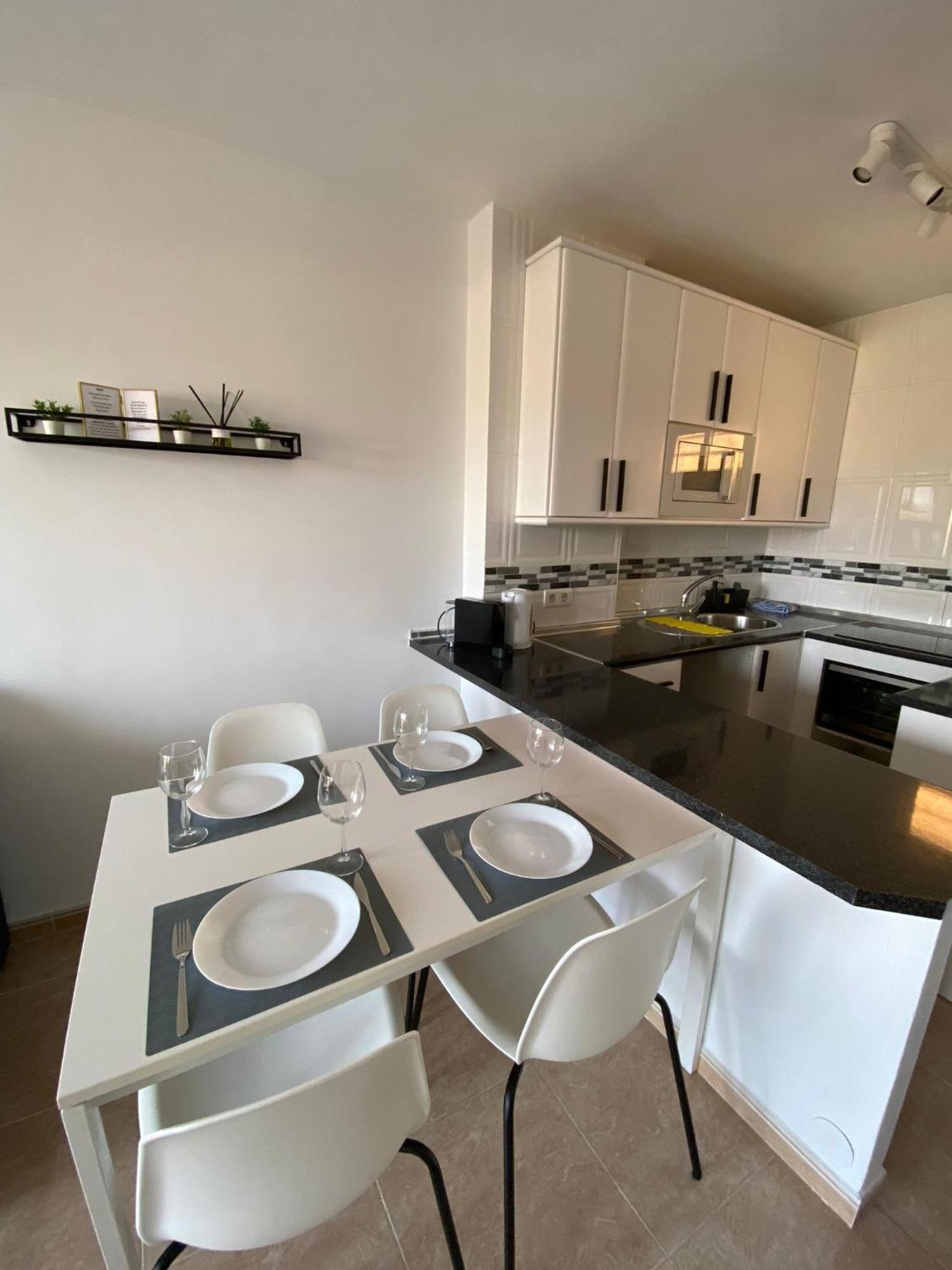 Apt Con Espectacular Vista, Piscinas, Recep 24 Hs Benalmádena Eksteriør bilde